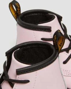1460 Auburn Leren Booties voor Baby's in Pale Pink