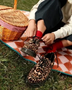 LOWELL LEOPARD PRINT MOC TOE SHOES in Luipaard