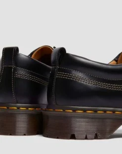 Lowell Leren Moc Toe Schoenen in Zwart