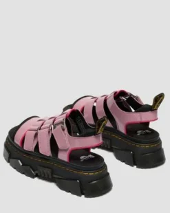 Mattison Zachte Lakleren Sandalen met Drie Riemen in Dusty Roze