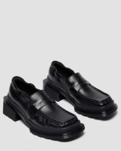 MAYBOLE LEREN LOAFERS MET RUCHES EN VIERKANTE NEUS in Zwart