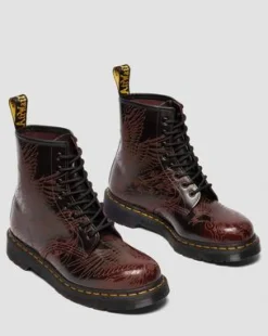 1460 Phoenix Laarzen van Arcadia Rub-Off Leer in Cherry Red