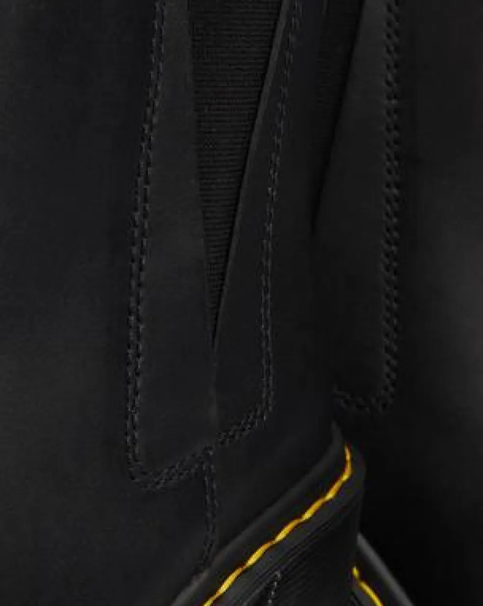 Spence Leren Chelsea Boots met Uitlopende Hak in Zwart
