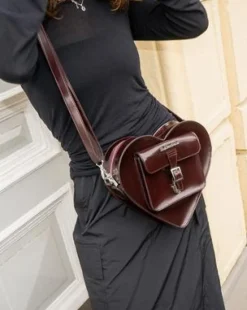 Vegan Hartvormige Tas in Cherry Red