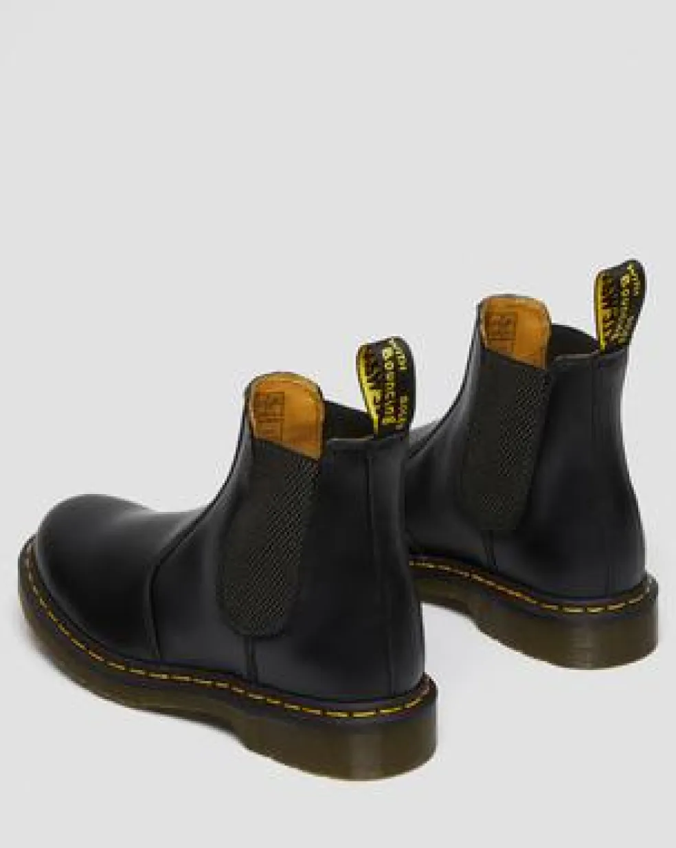 2976 Yellow Stitch Smooth Leren Chelsea Boots in Zwart